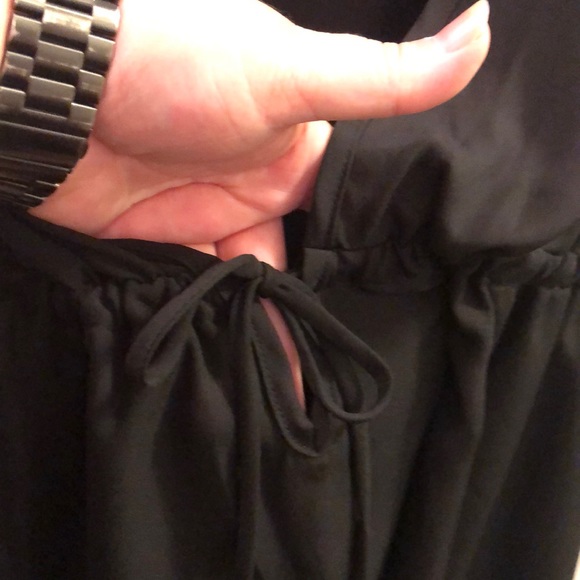 NWT. Torrid black top. - Picture 4 of 8